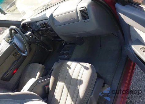 1999 Toyota Tacoma из США, поврежденный, VIN 4TAVL52N2XZ469451